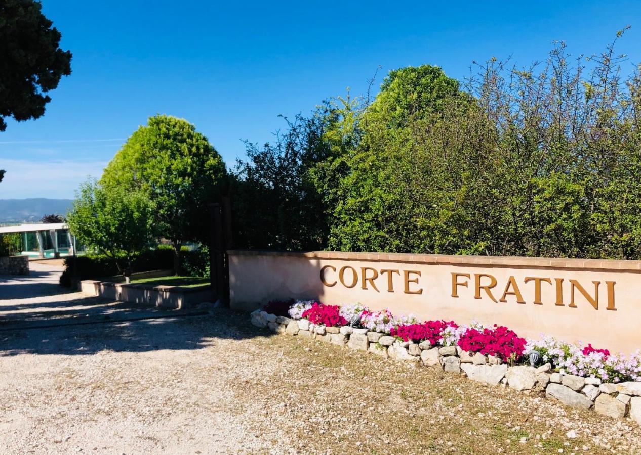 Corte Fratini Appartamenti Trevi Eksteriør bilde